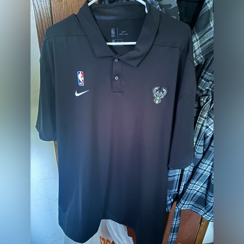 MILWAUKEE BUCKS POLO SHIRT 3xl